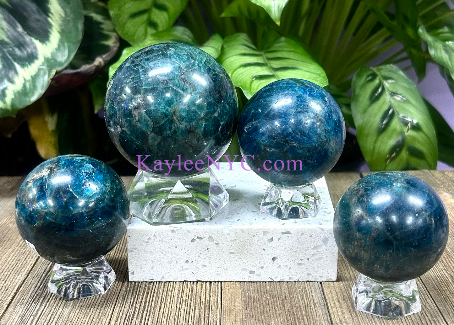 4 to 6 PCs Natural Apatite Sphere
