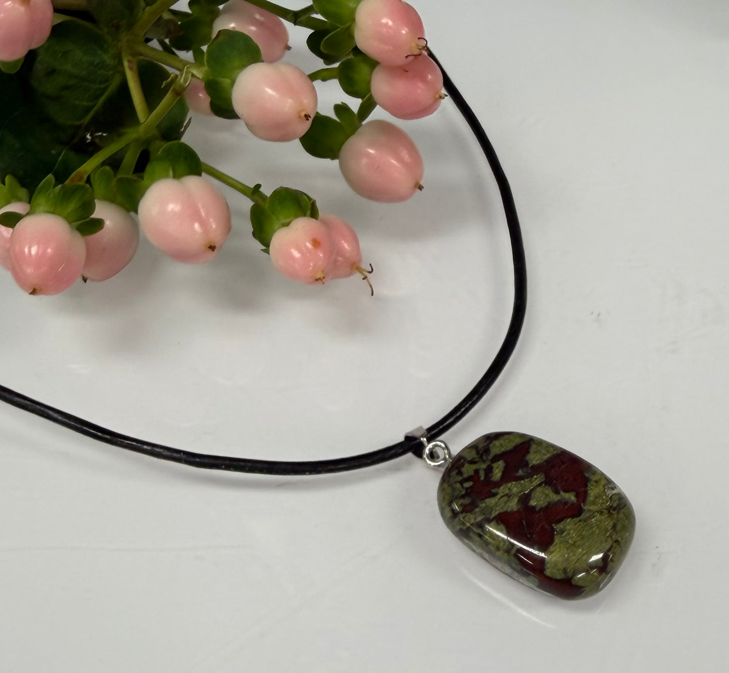 36 PCs Natural Dragon Bloodstone Crystal Pendant