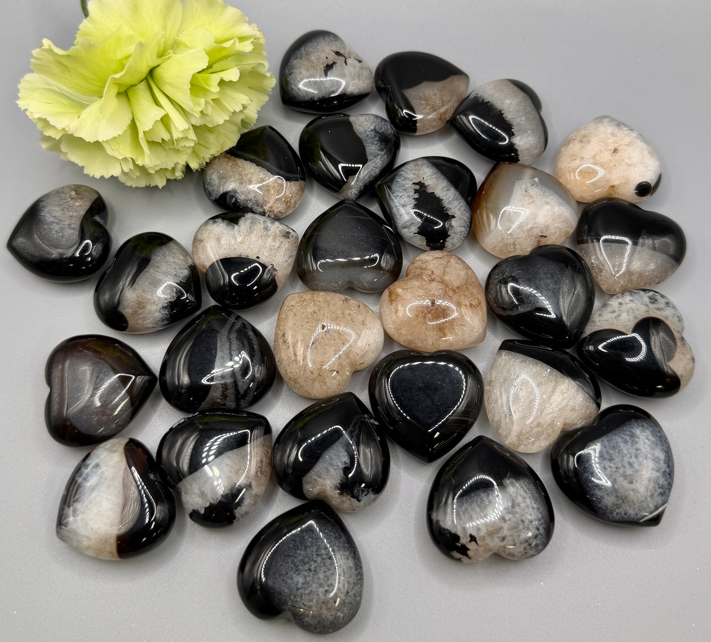 Wholesale 1 lb 1” Natural Onyx Heart Crystal Energy