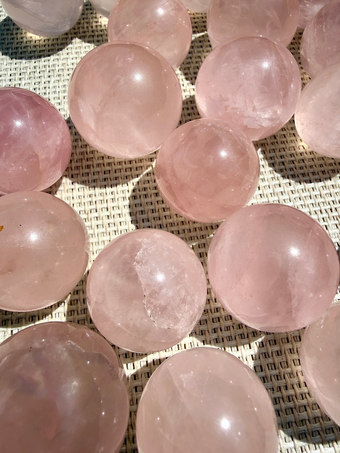 Wholesale Lot 1 lb Natural Rose Quartz Sphere Ball Crystal Healing Energy