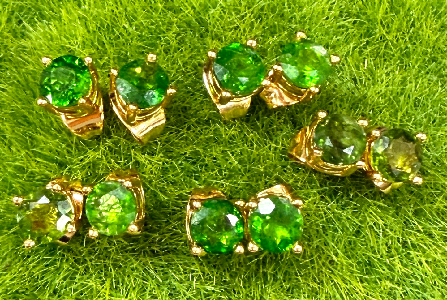 Wholesale 5 Pairs Natural Diopside Sterling Silver(925) Posts 5mm