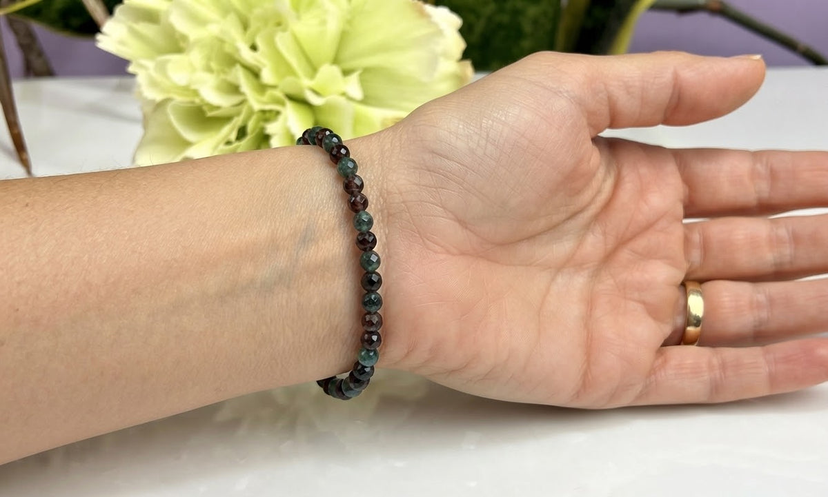 Wholesale Lot 6 Pcs Natural Emerald Faceted 4mm 7.5” Crystal Healing Stretch Bracelet