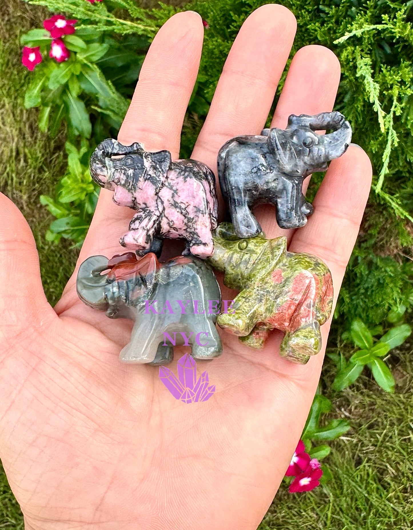 8 PCs 1.5” Mix Natural Crystal Elephant