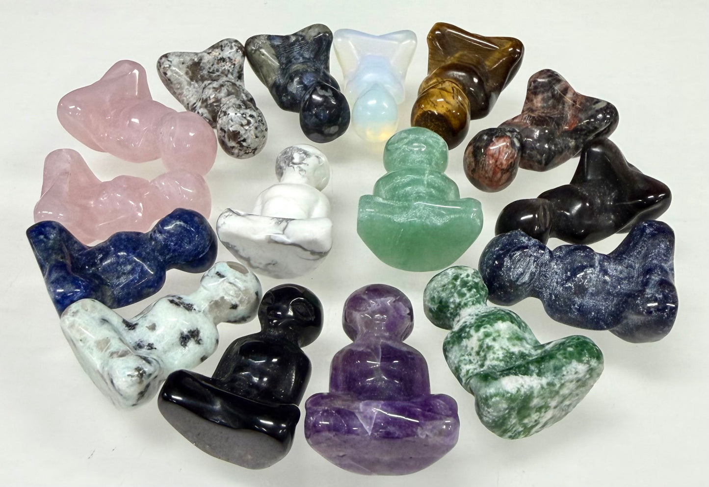 16 pcs 3cm Natural Crystal Alien