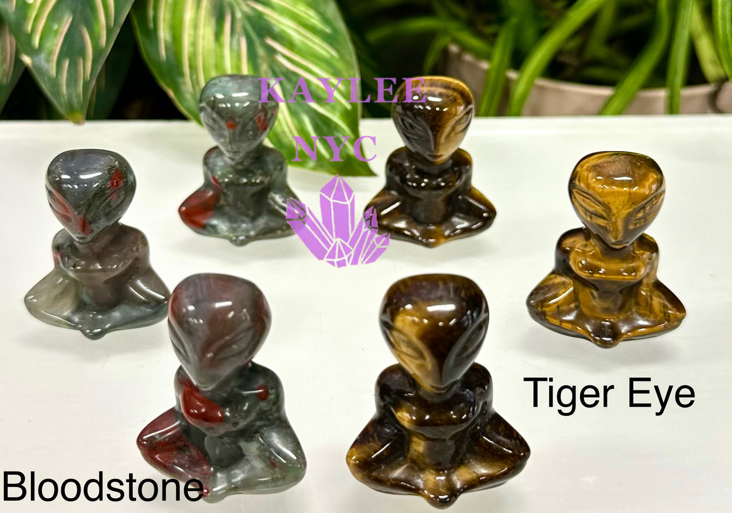 12 PCs 1.5” Natural Crystal Alien