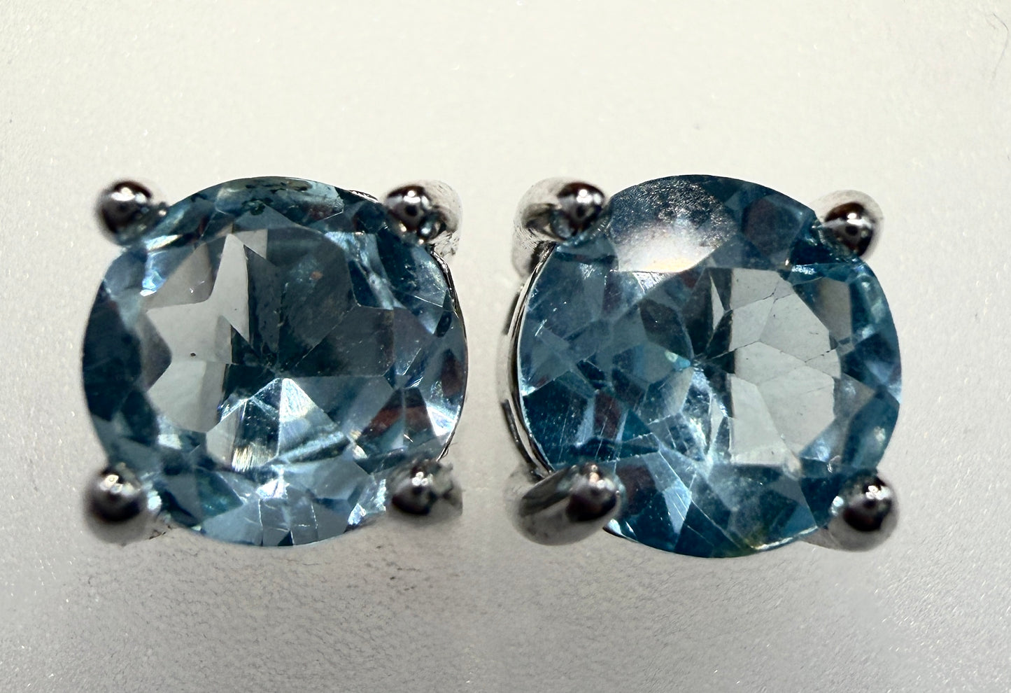 Wholesale 5 pairs Natural Blue Topaz Stud Earrings, 6mm (925) Posts