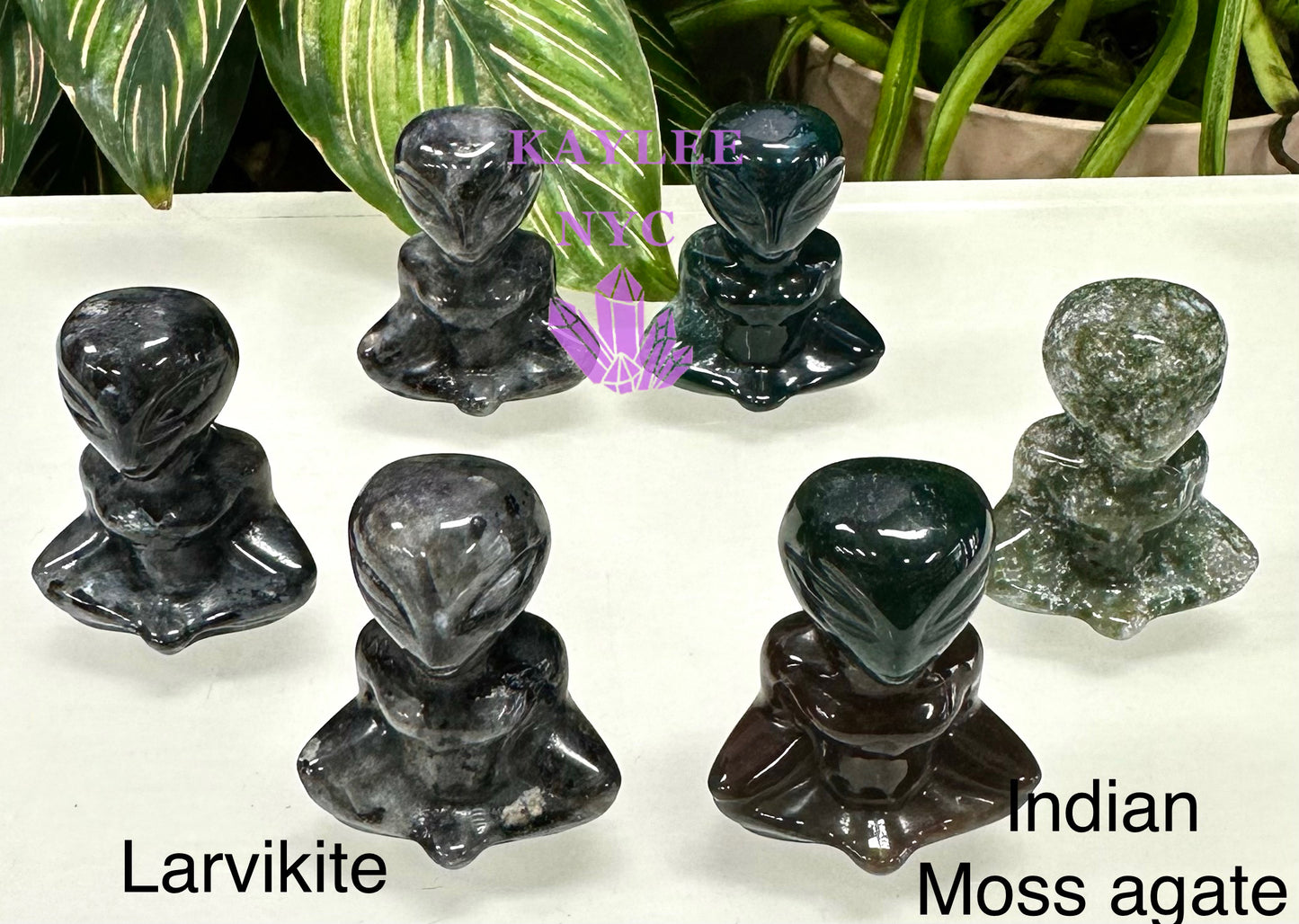 12 PCs 1.5” Natural Crystal Alien