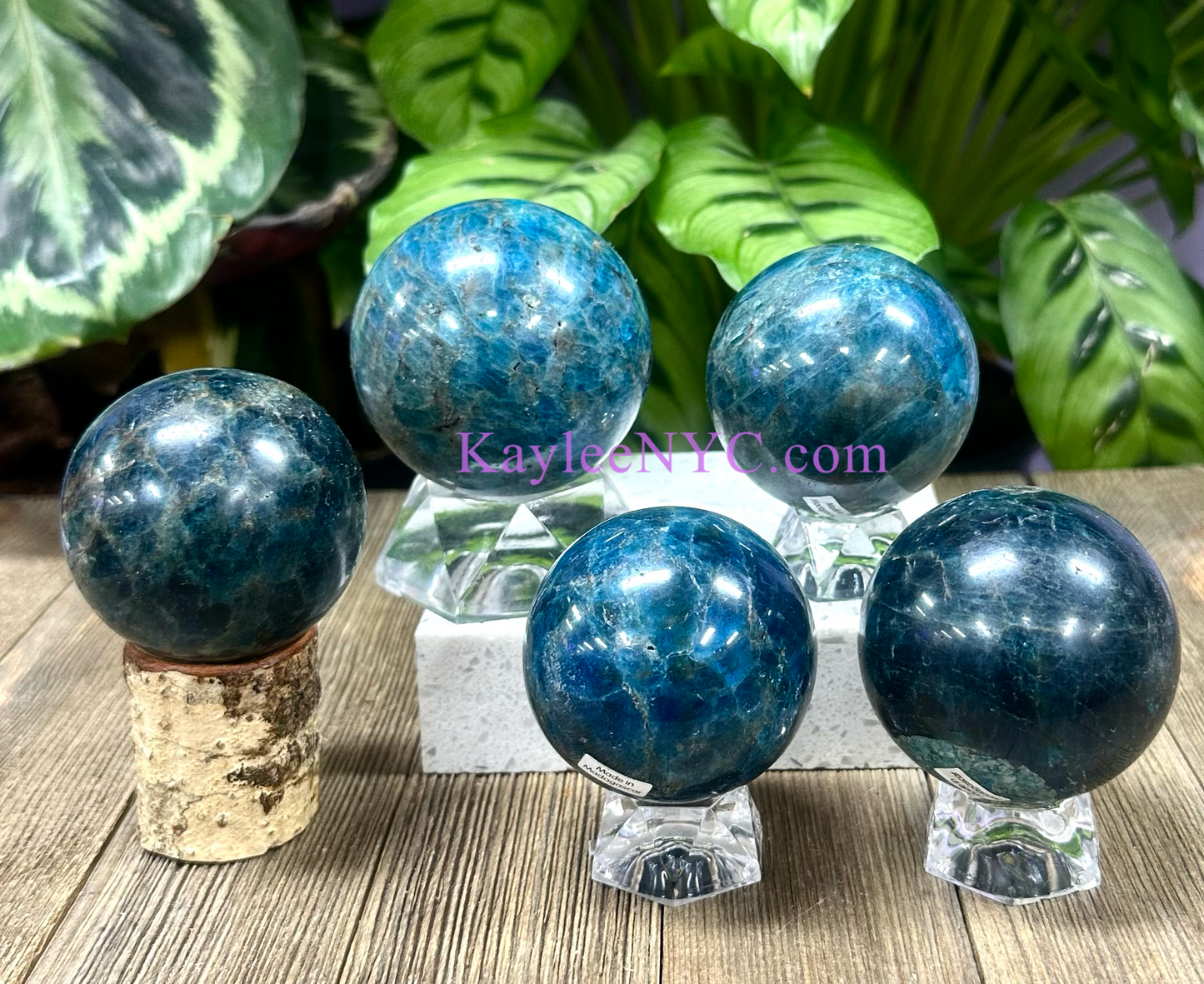 4 to 5 PCs Natural Apatite Sphere