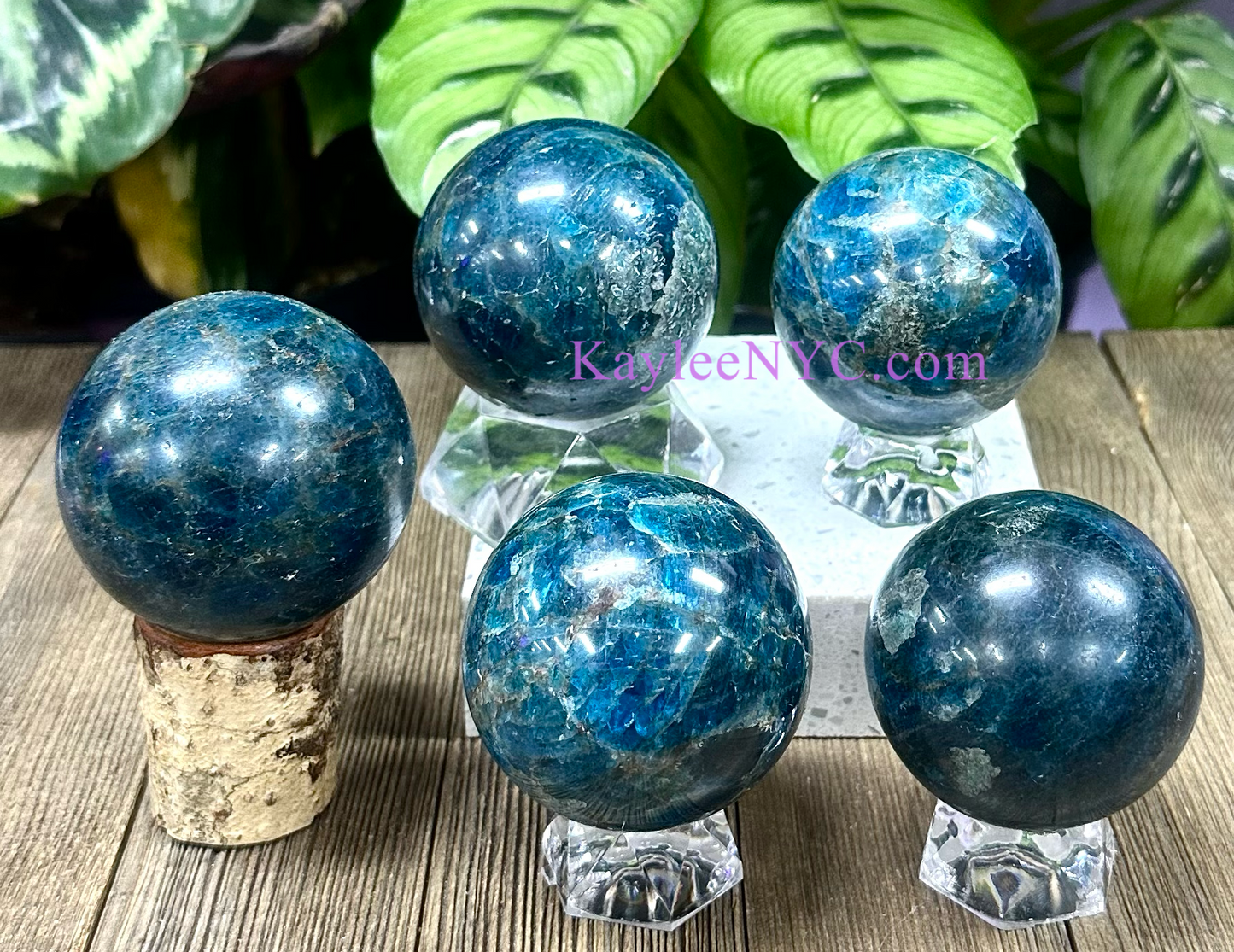 4 to 5 PCs Natural Apatite Sphere