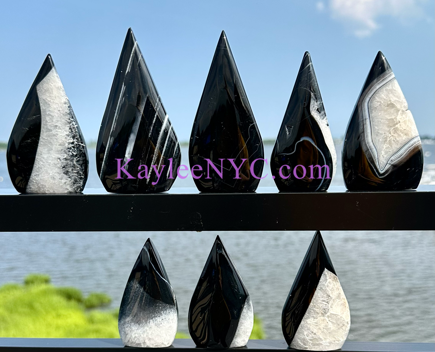 8-9 PCs Natural Onyx Freeform Crystals Healing Energy