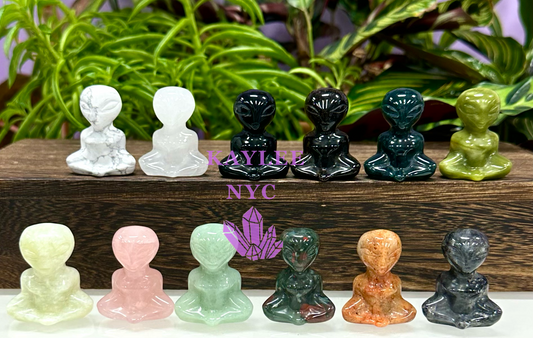 12 PCs 1.5” Natural Crystal Alien