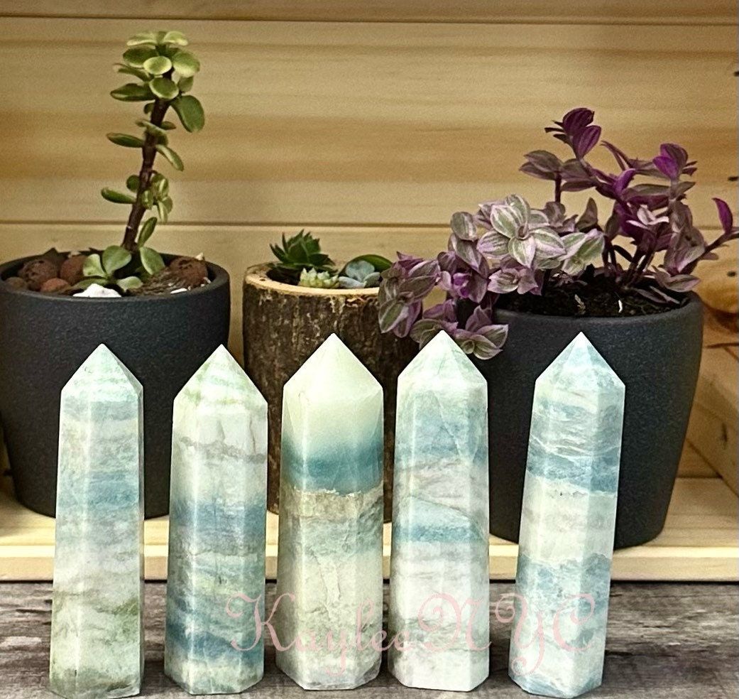 Wholesale Lot 1 Lb Natural Scheelite Obelisk Tower Point Crystal Healing